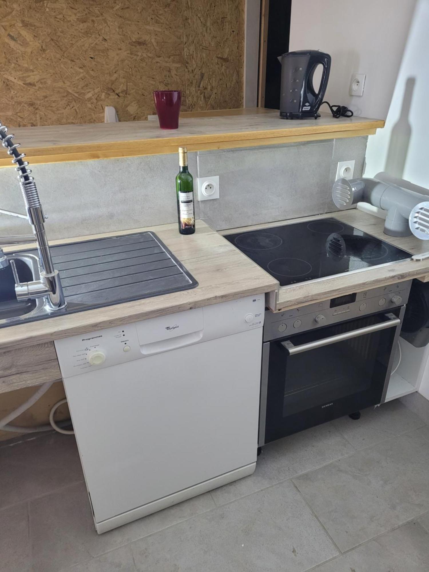 Charmant Appartement Charency-Vezin Exterior foto